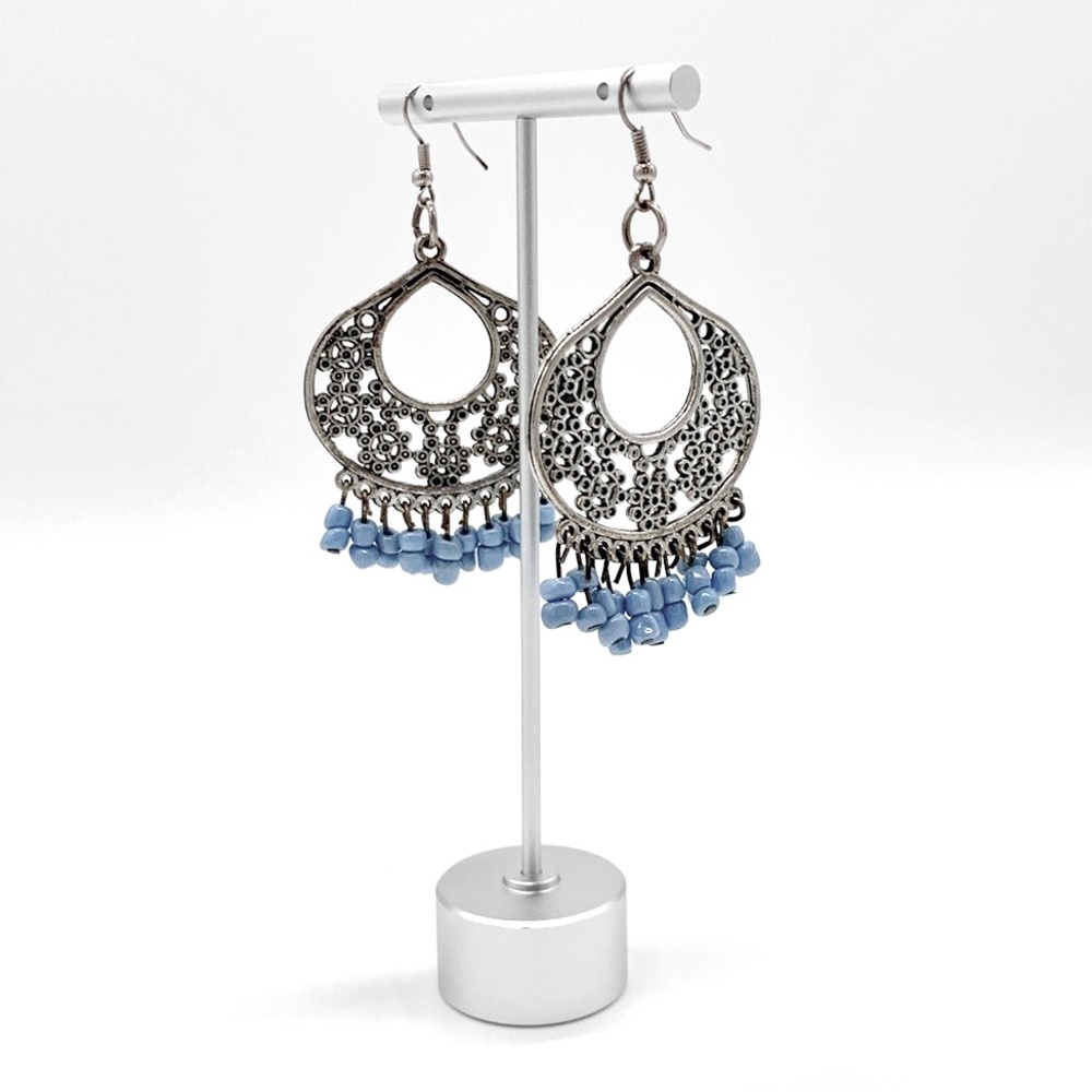 A super-pretty pair of earrings! - Picture 4 of 5
